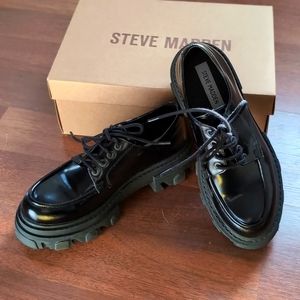 Steve Madden Helga Black Leather, Monolith Lug Sole 38 8 - ALMOST NEW